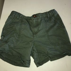 army green carters 8 shorts pockets front & back